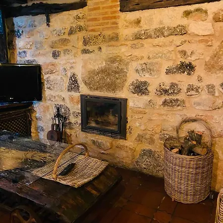 4 Bedrooms Chalet With Jacuzzi Terrace And Wifi At Aguilera Soria