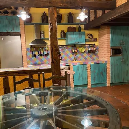Dağ evi 4 Bedrooms Chalet With Jacuzzi Terrace And Wifi At Aguilera Soria