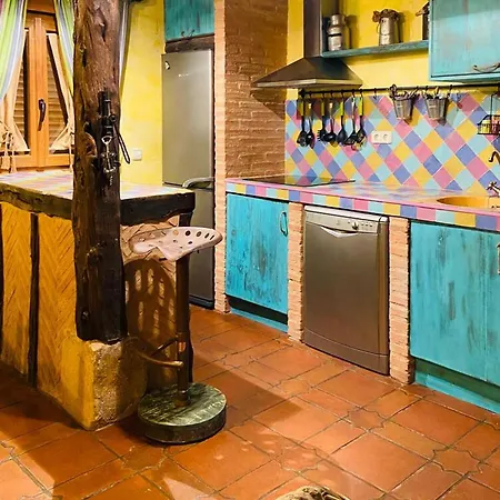 Dağ evi 4 Bedrooms Chalet With Jacuzzi Terrace And Wifi At Aguilera Soria